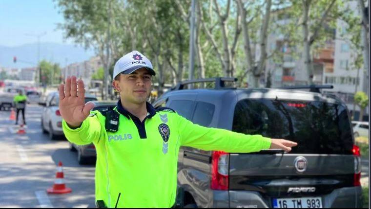 Trafik kurallarını ihlal edenlere ceza yağdı! 416 binden fazla araç - Resim: 3